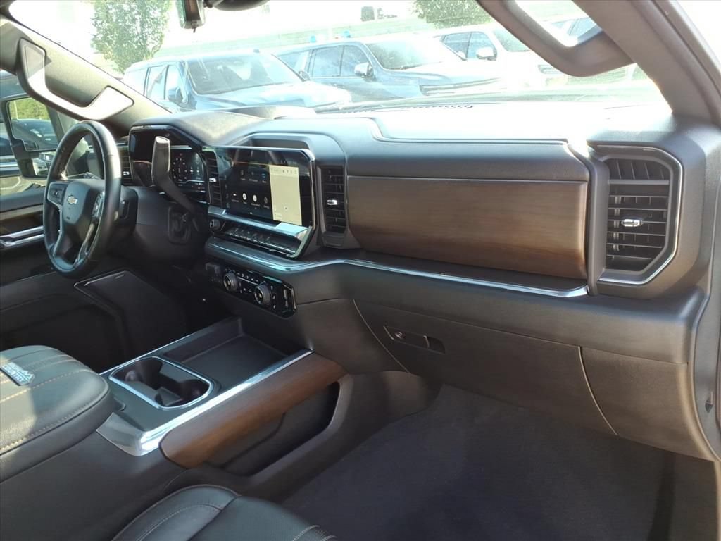 Used 2024 Chevrolet Silverado 3500 High Country w/ High Country Premium Package AWD/4WD image 16