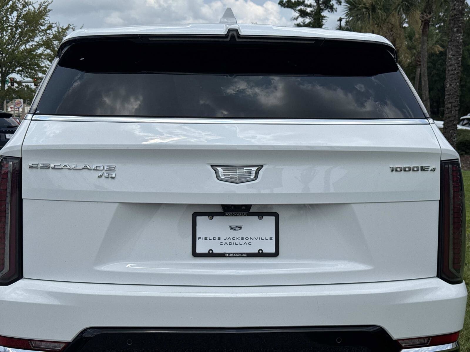 Certified 2025 Cadillac Escalade IQ Luxury 2 w/ LPO, Premium Carpet Package AWD/4WD image 10