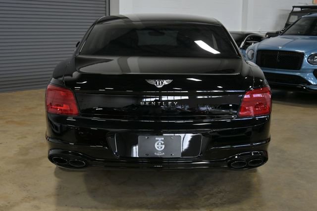 Used 2024 Bentley Flying Spur V8 image 11