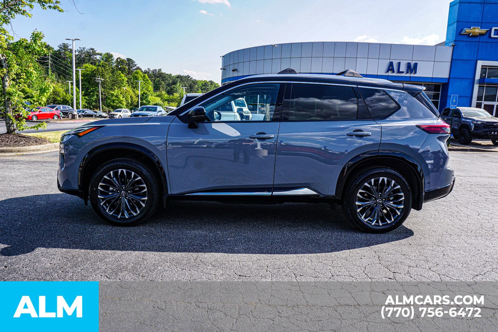 Used 2025 Nissan Rogue Platinum FWD image 10