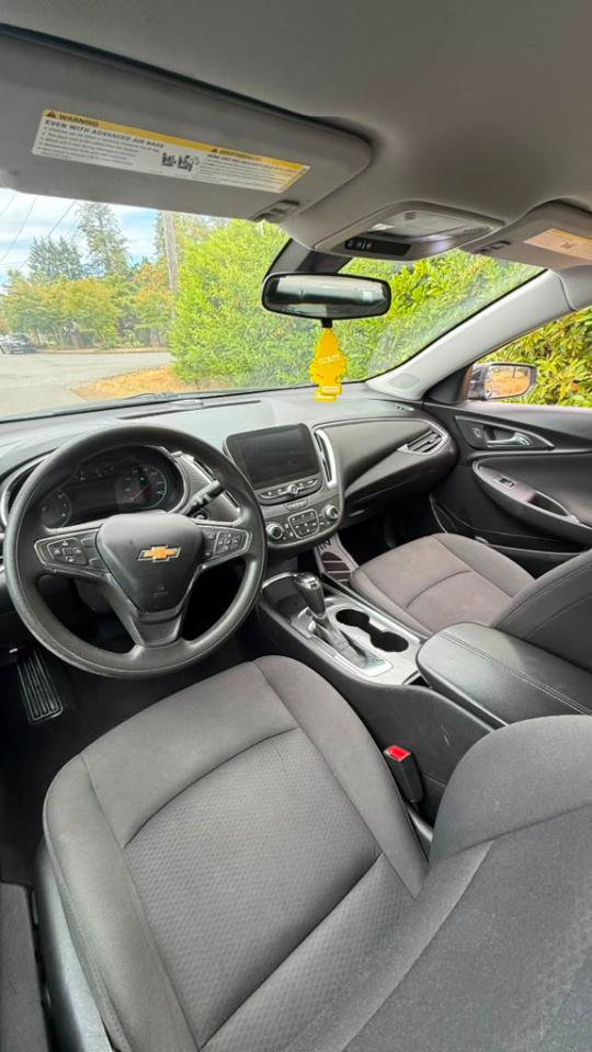 Used 2020 Chevrolet Malibu LT FWD image 15