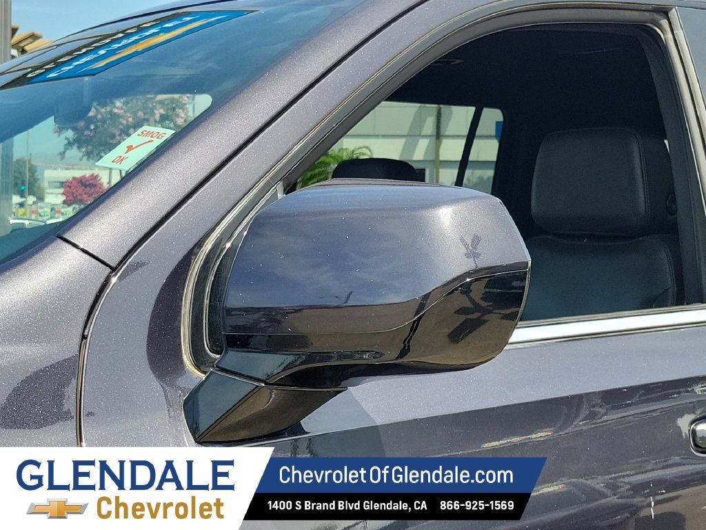 Used 2022 Chevrolet Suburban LT RWD image 19