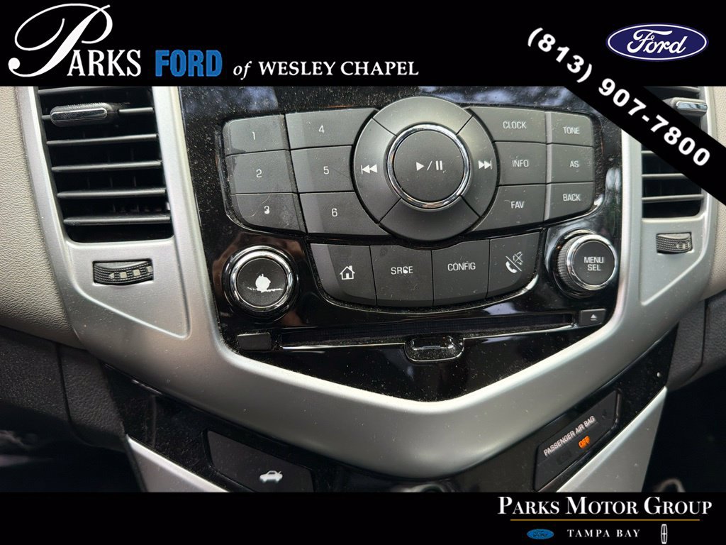 Used 2016 Chevrolet Cruze LT w/ Technology Package FWD image 8