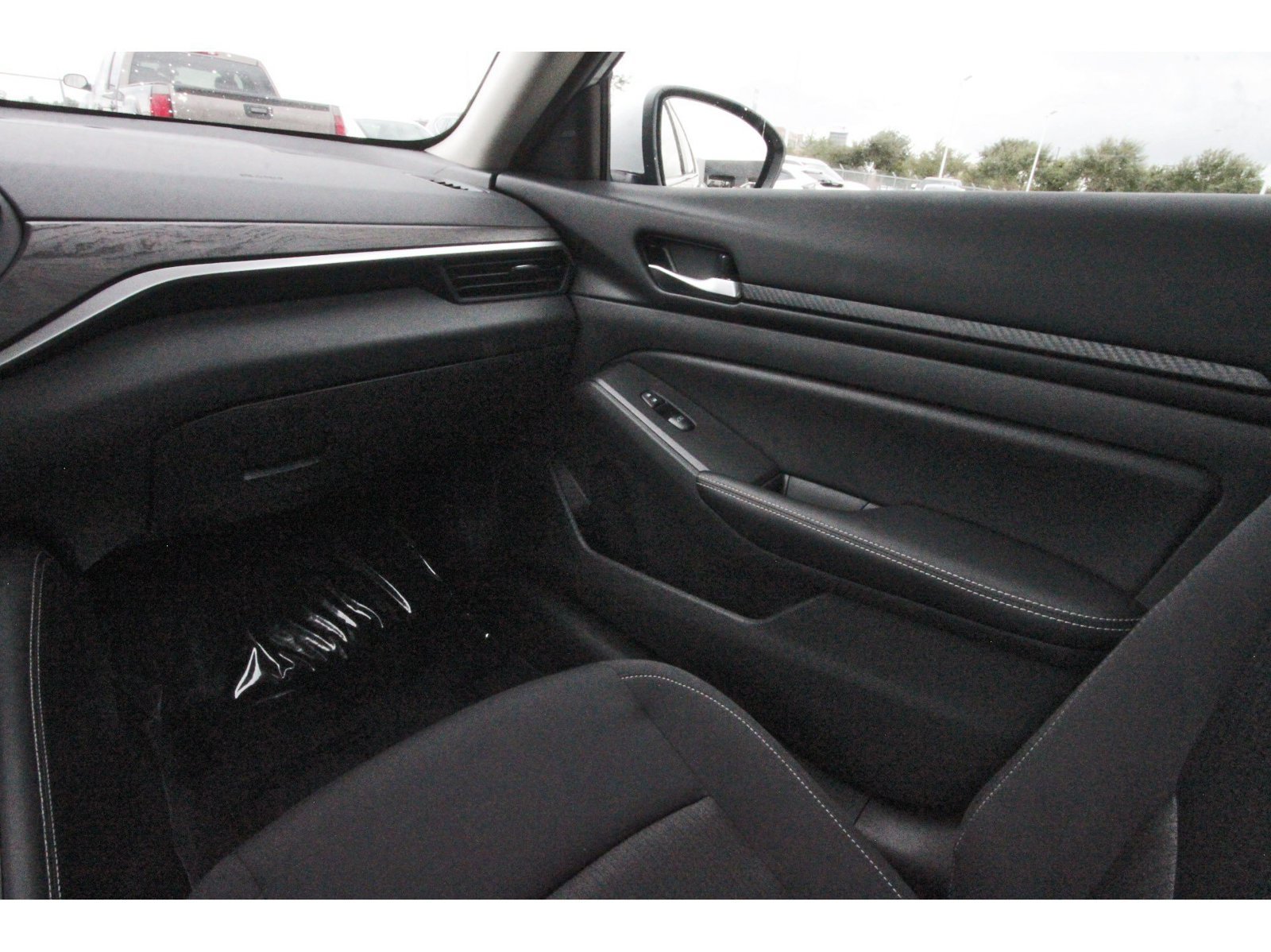 Certified 2025 Nissan Altima 2.5 SV w/ SV Premium Package FWD image 14