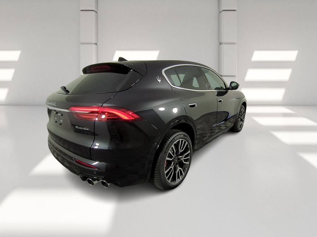 New 2025 Maserati Grecale GT image 4