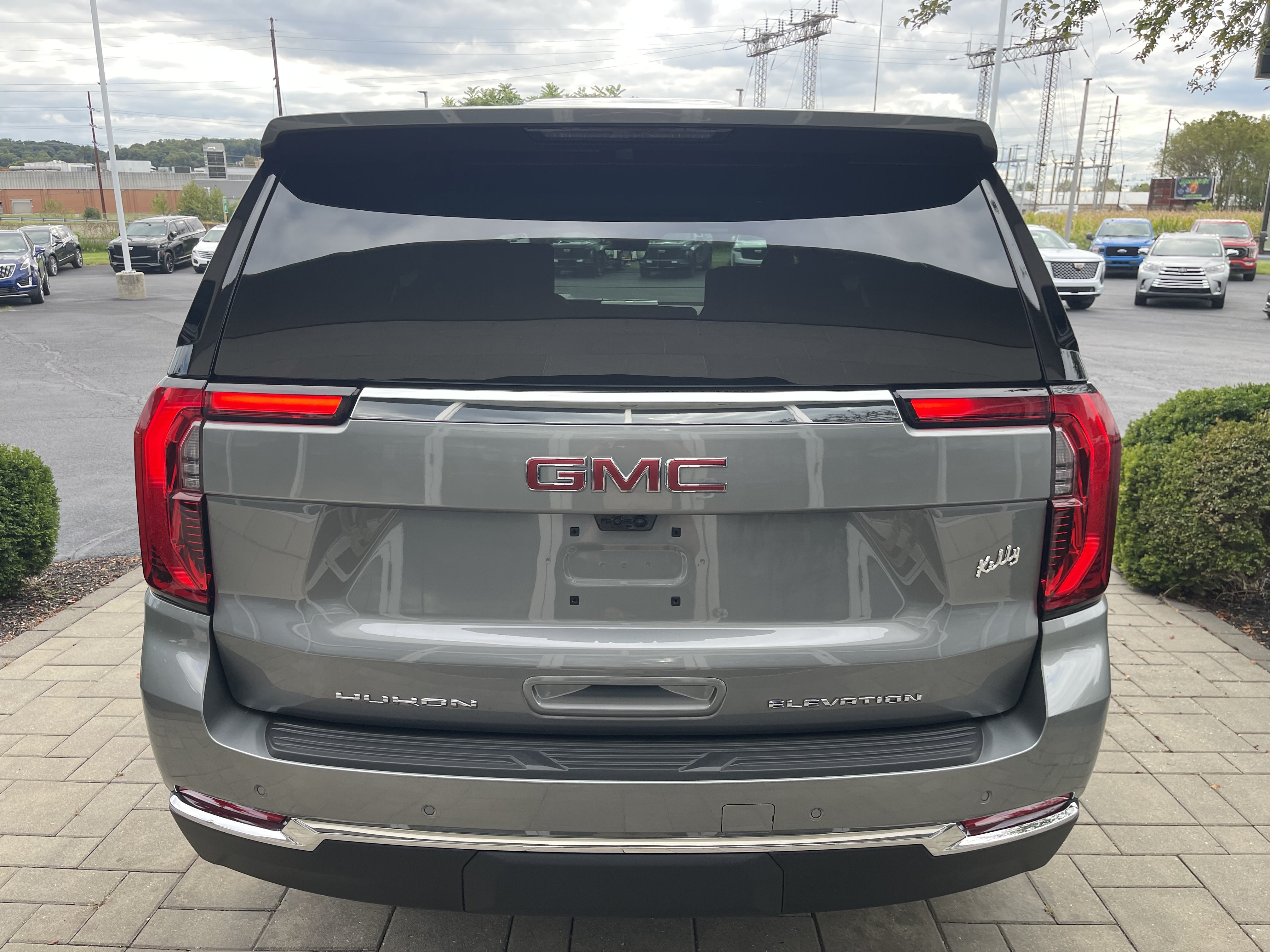 Used 2026 GMC Yukon Elevation w/ Elevation Premium Package AWD/4WD image 7