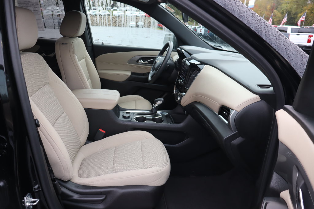 Used 2023 Chevrolet Traverse LS AWD/4WD image 21