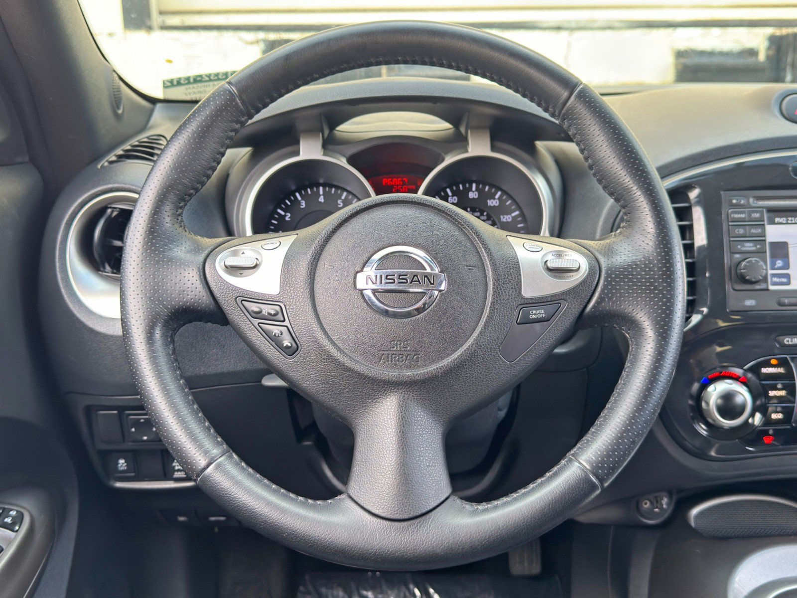 Used 2014 Nissan Juke SL AWD/4WD image 19