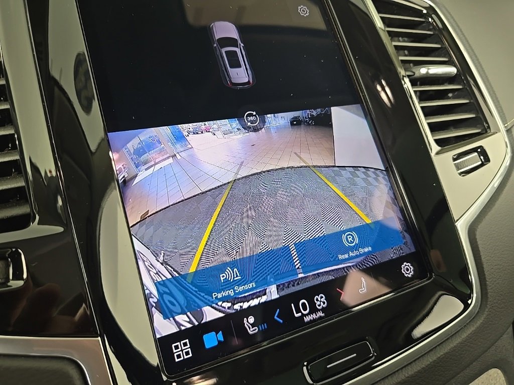 Certified 2024 Volvo XC90 T8 Ultimate w/ Lounge Package image 33