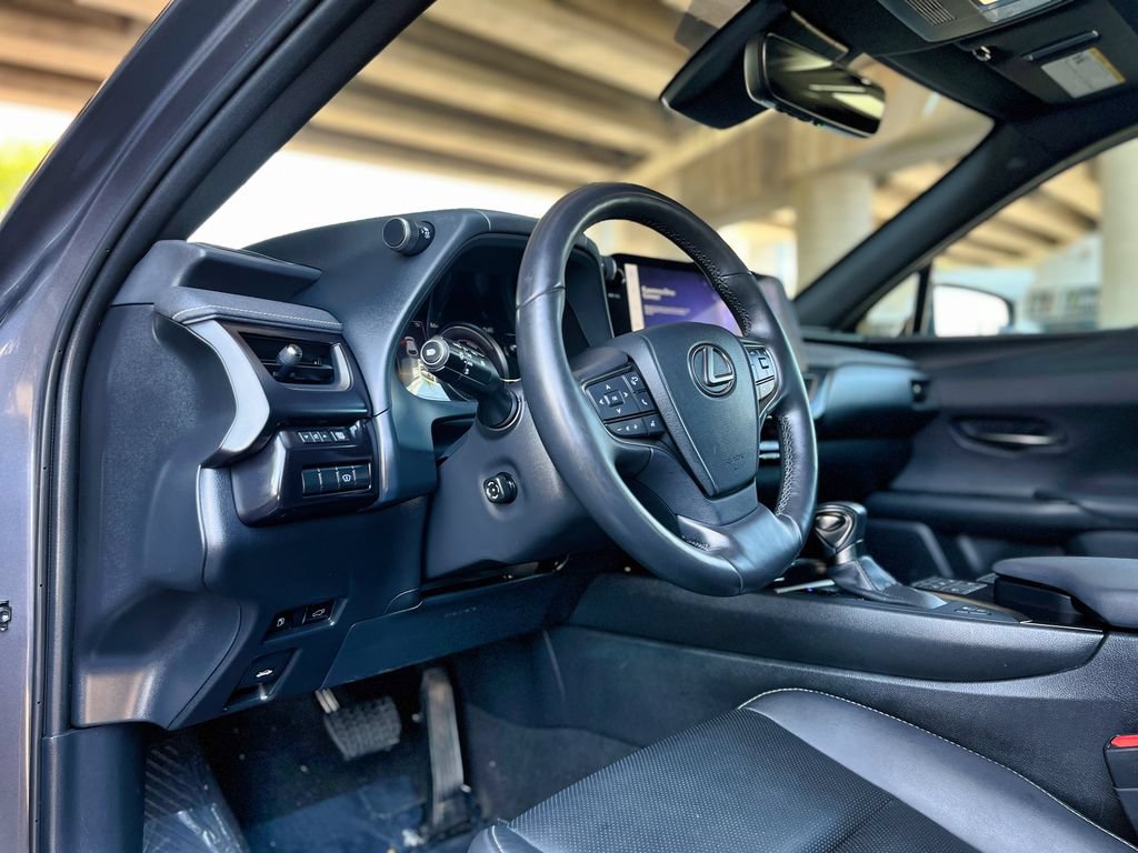 Used 2023 Lexus UX 250h AWD w/ Premium Package image 15