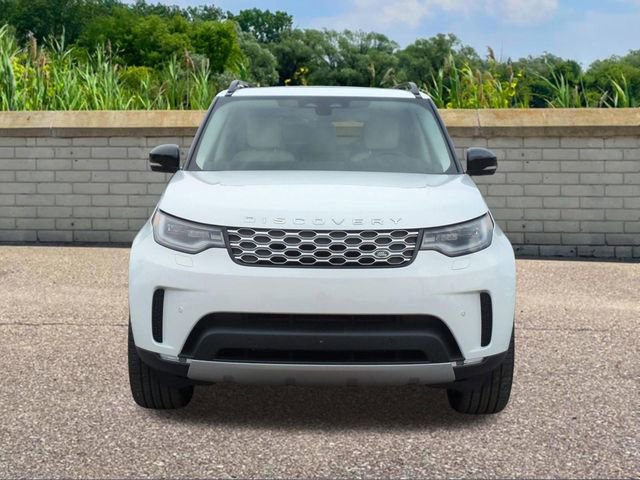 New 2026 Land Rover Discovery S image 2