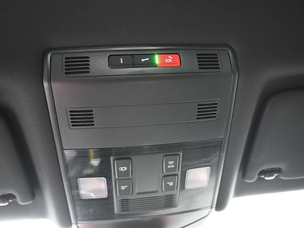 Used 2023 Volkswagen Jetta Sport image 16