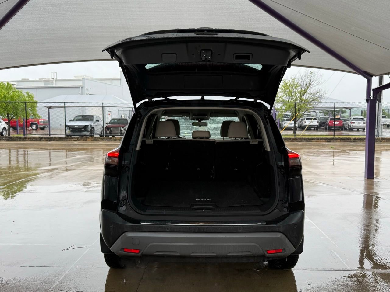 Used 2023 Nissan Rogue SV image 5