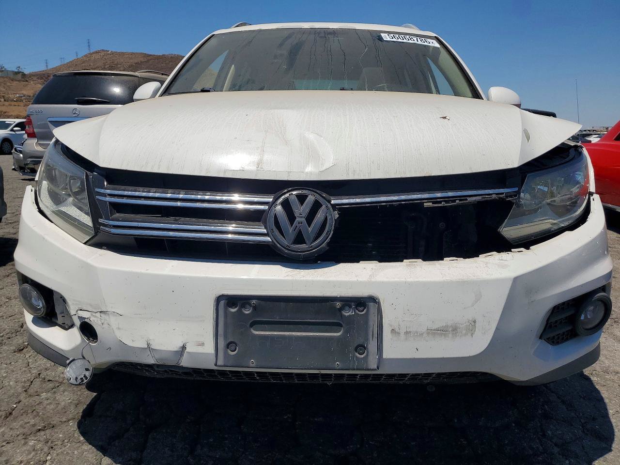 Used 2012 Volkswagen Tiguan SE FWD image 2