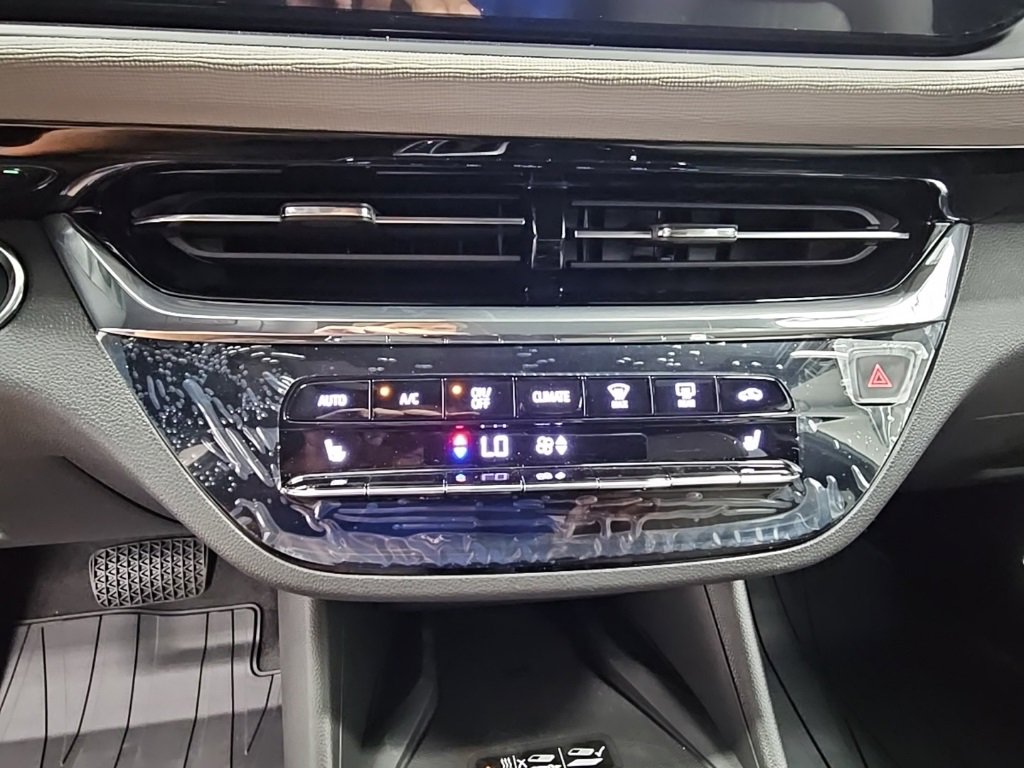 New 2025 Buick Envista Avenir image 18