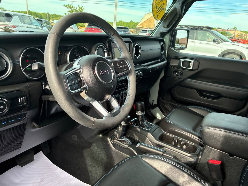 Used 2023 Jeep Wrangler Unlimited Rubicon 4xe w/ Cold Weather Group AWD/4WD image 19