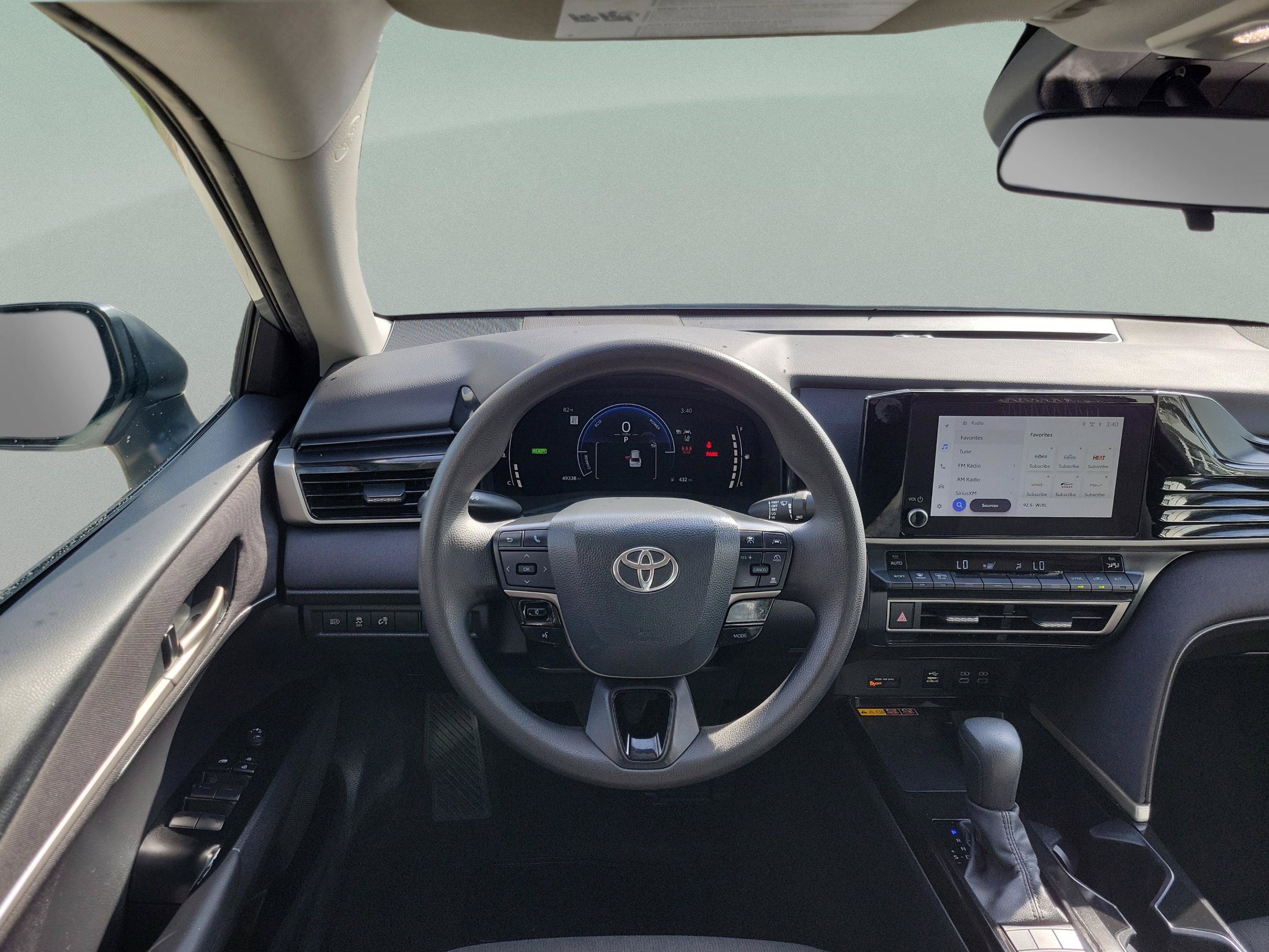 Used 2025 Toyota Camry LE FWD image 14