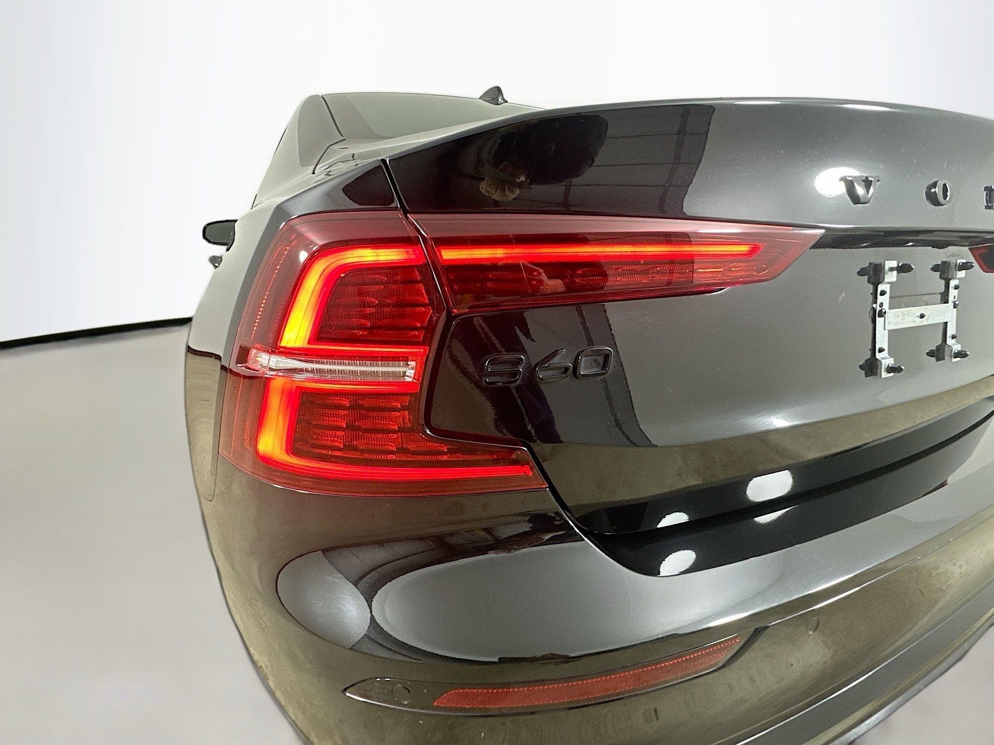 Used 2024 Volvo S60 T8 Plus w/ Climate Package image 11