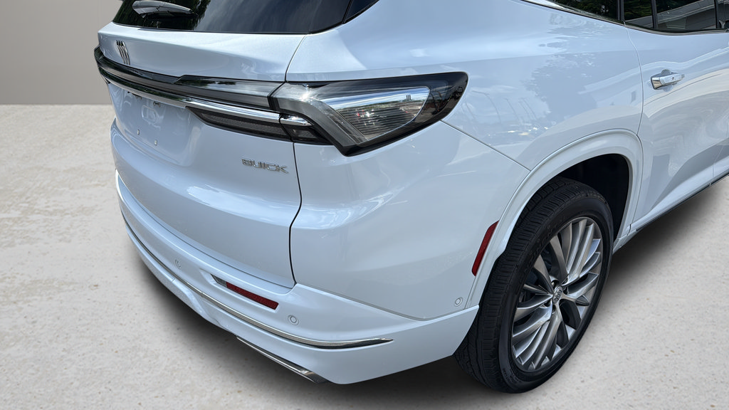 Used 2026 Buick Enclave Avenir w/ Super Cruise Package AWD/4WD image 12