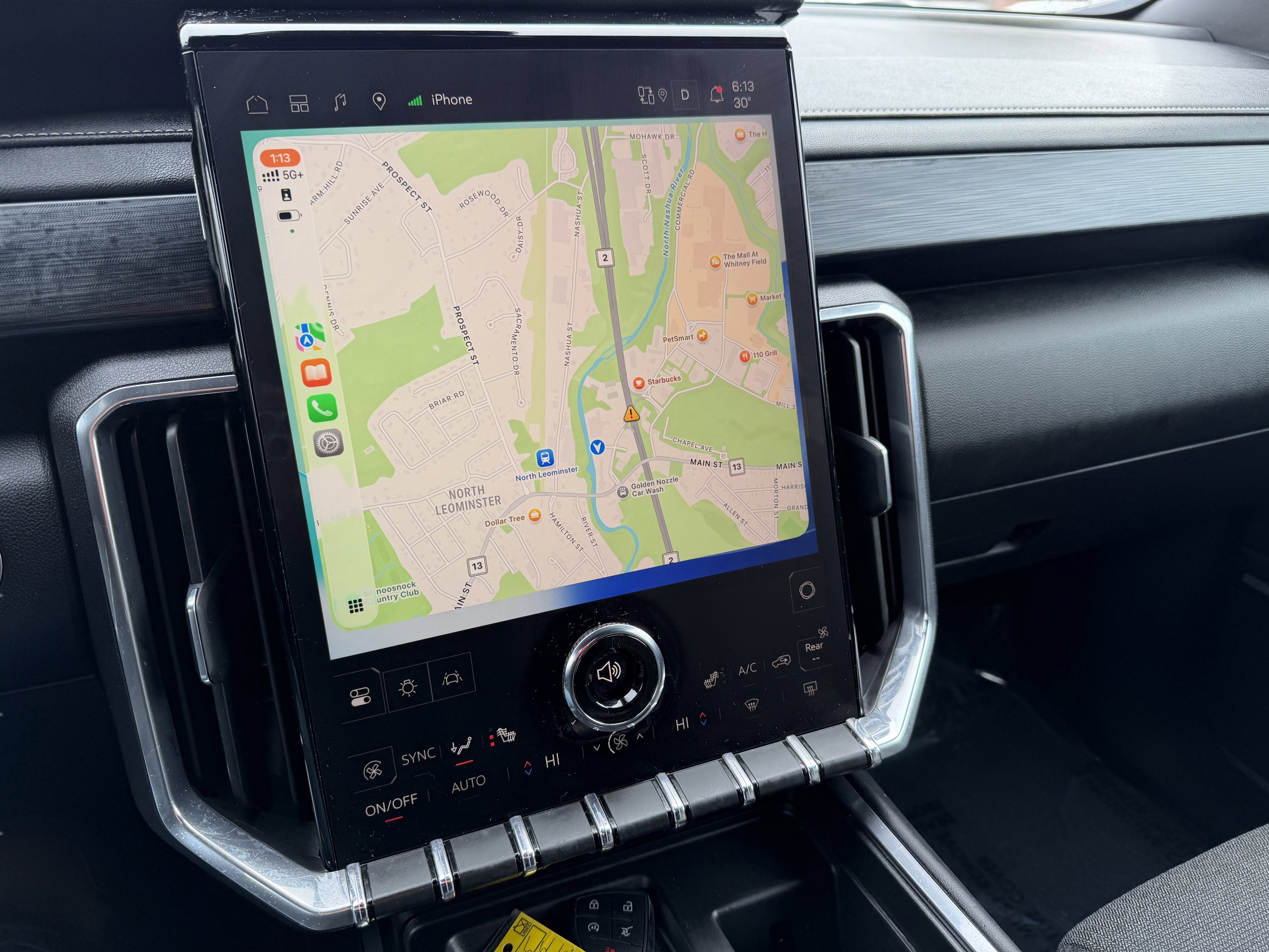 Used 2025 GMC Acadia Elevation image 4