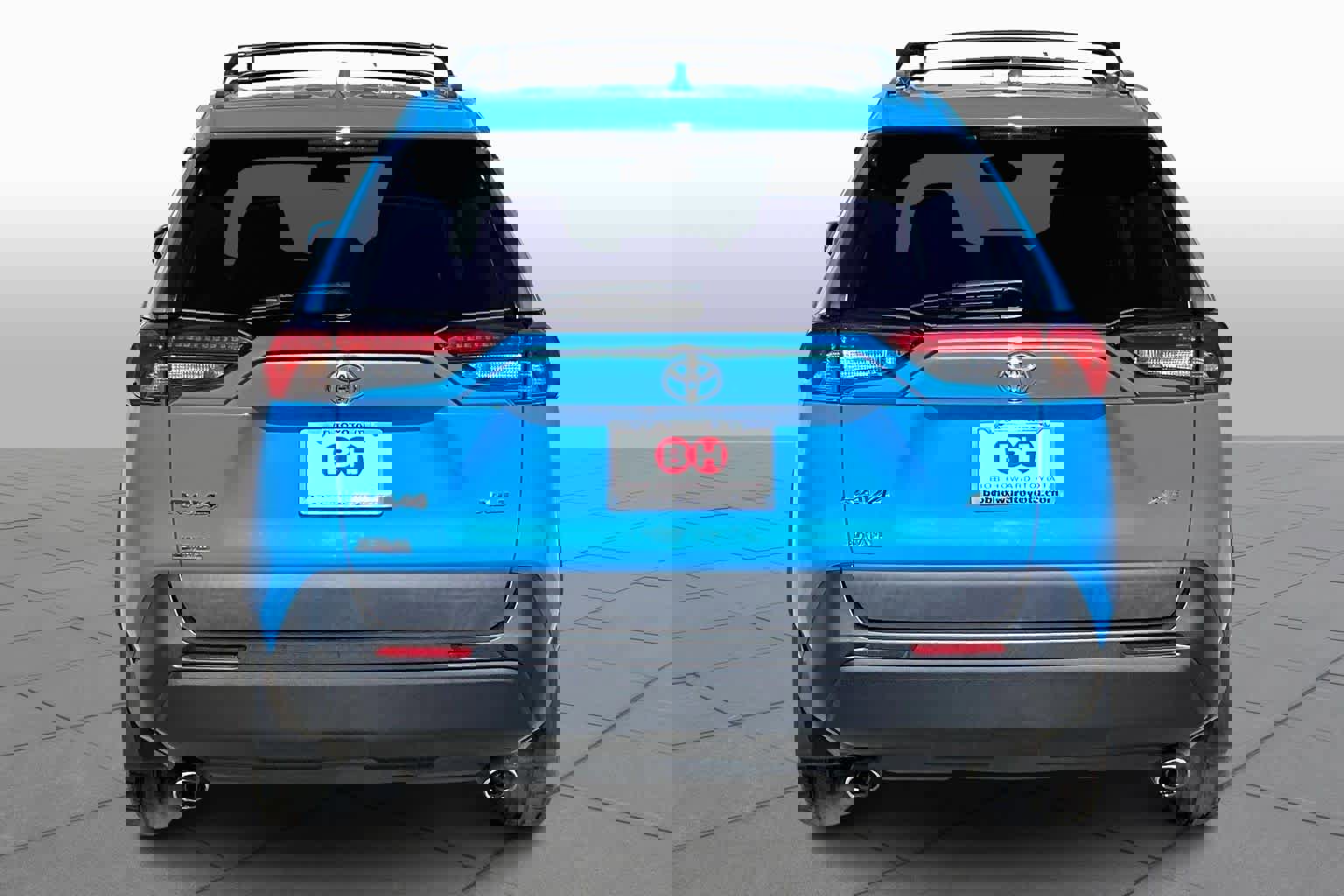 Used 2021 Toyota RAV4 XLE Premium image 5