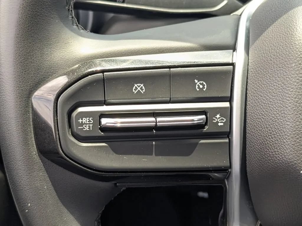 Used 2025 Chevrolet Colorado LT w/ Advanced Trailering Package RWD image 26