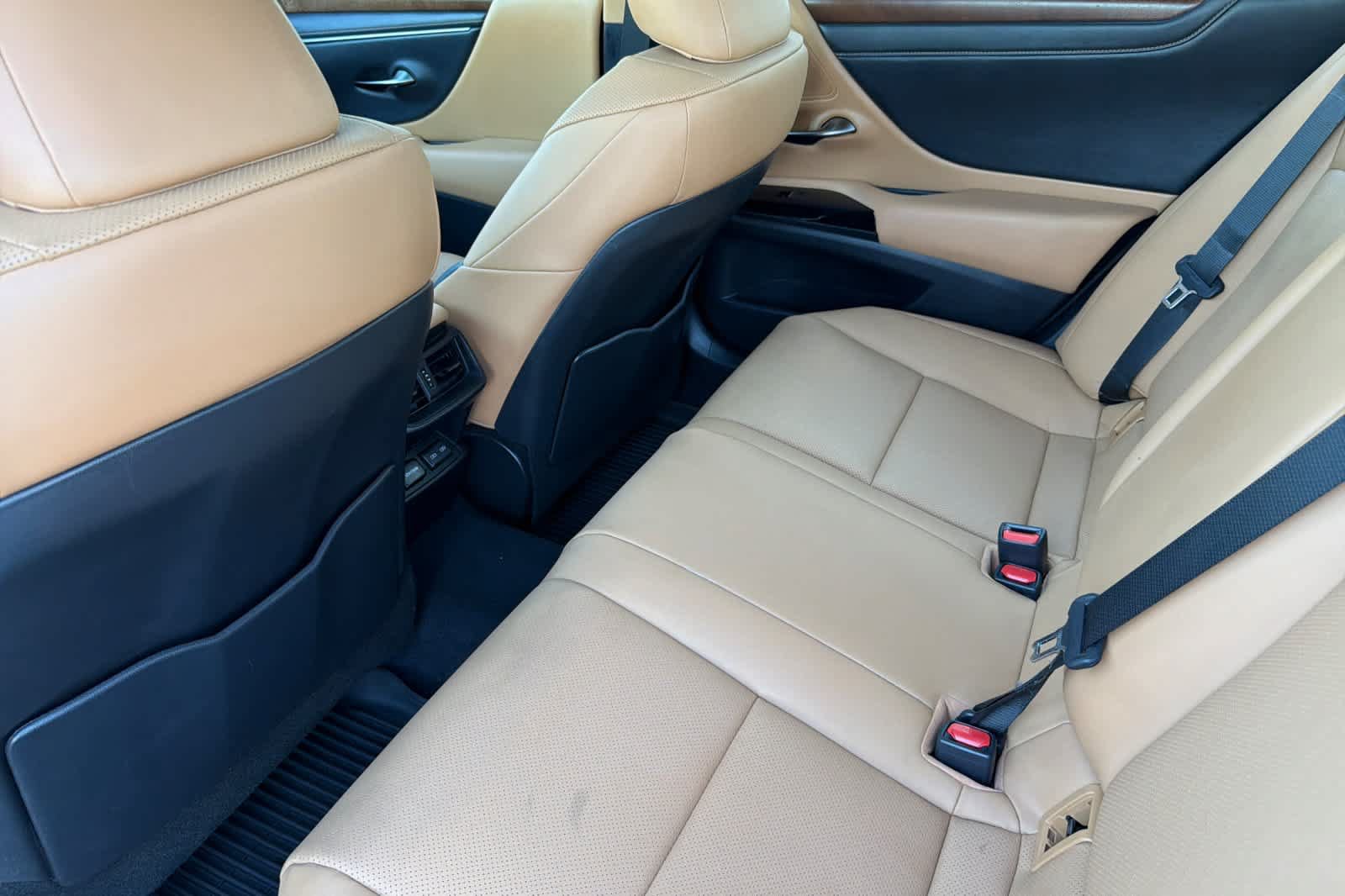 Certified 2025 Lexus ES 300h w/ Premium Package FWD image 4