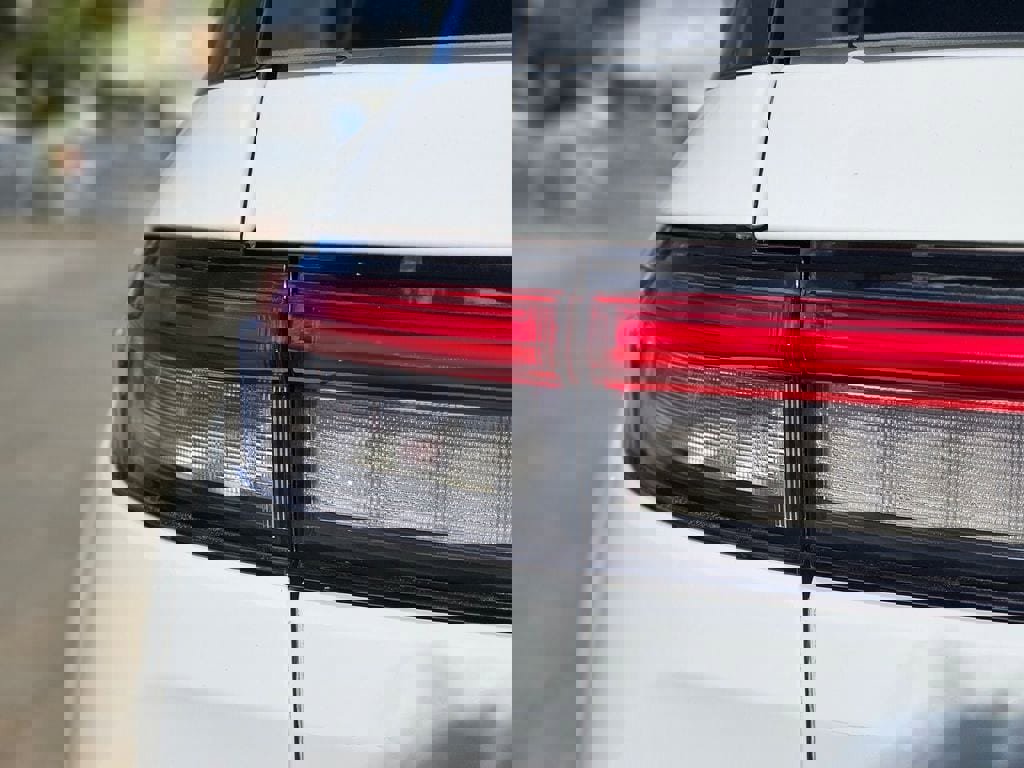 New 2025 Jeep Grand Cherokee Limited image 9