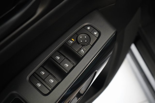 Used 2024 Nissan Pathfinder SV image 13