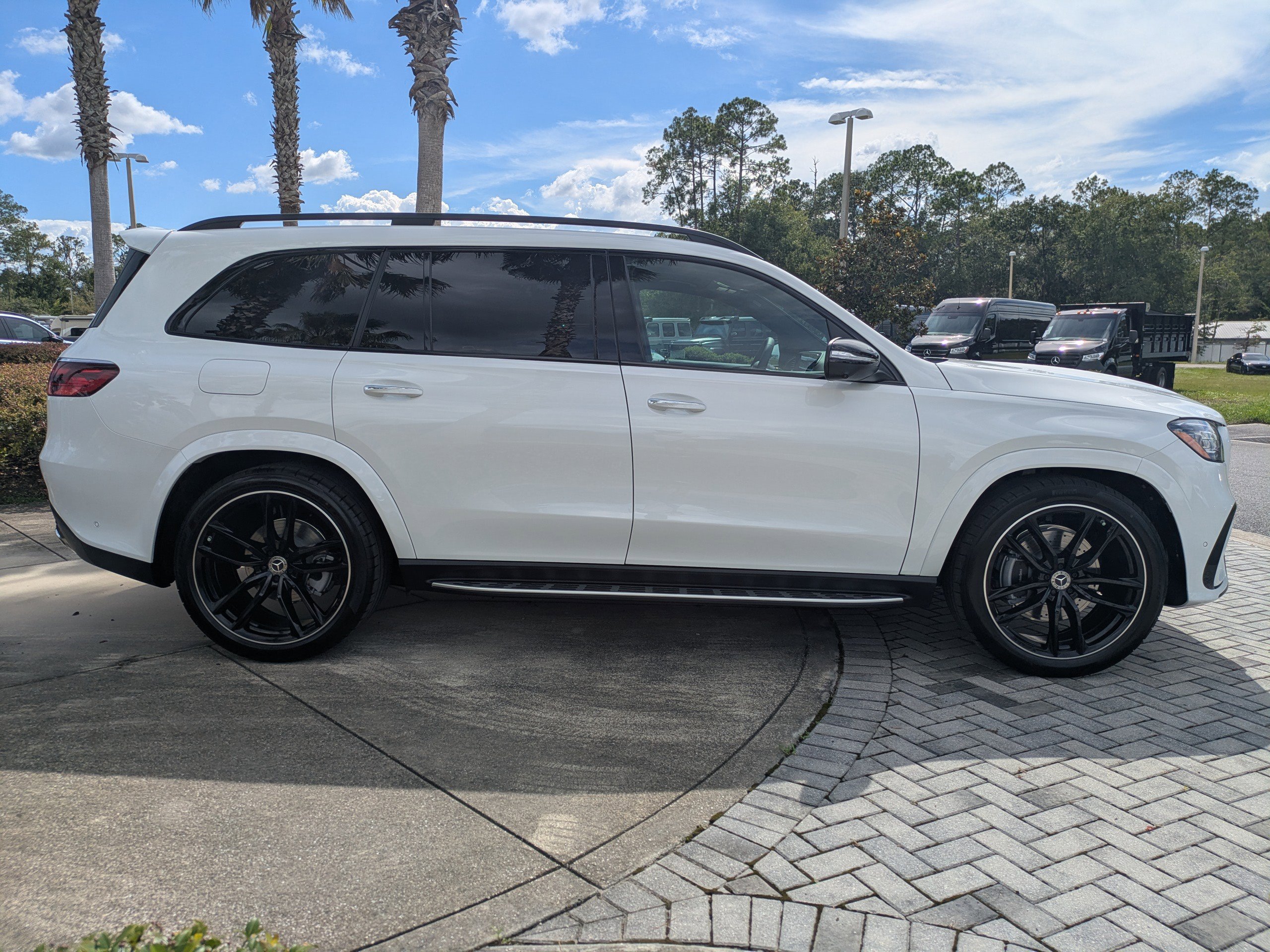 New 2025 Mercedes-Benz GLS 450 4MATIC image 5