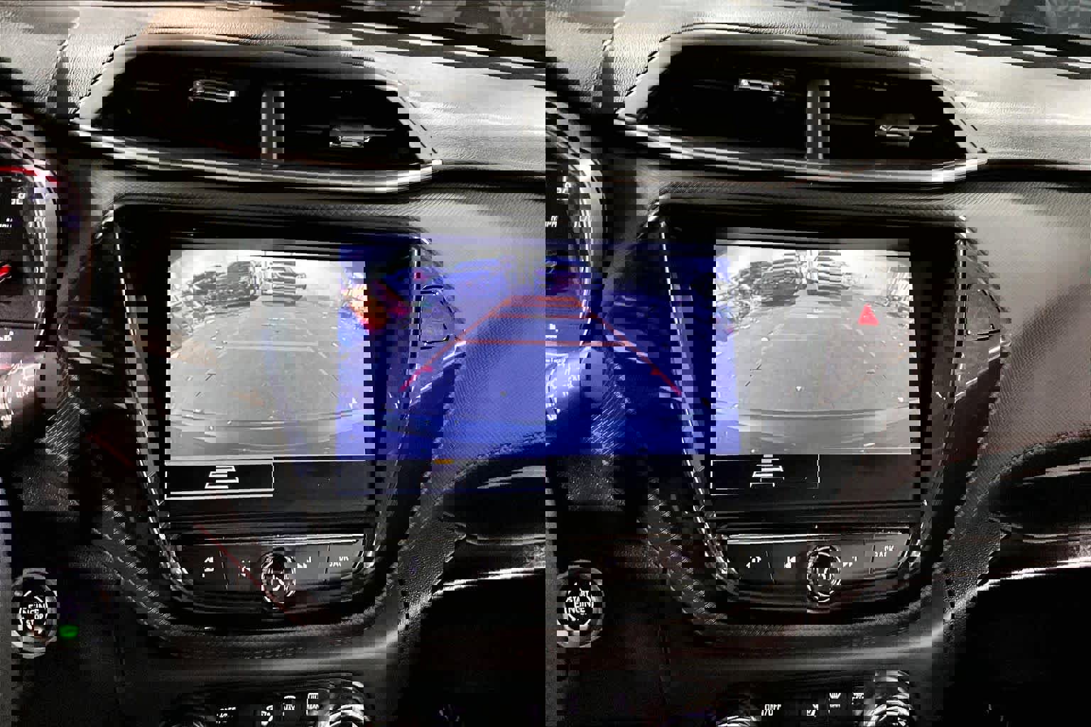 Used 2021 Chevrolet TrailBlazer RS w/ Sun and Liftgate Package AWD/4WD image 27