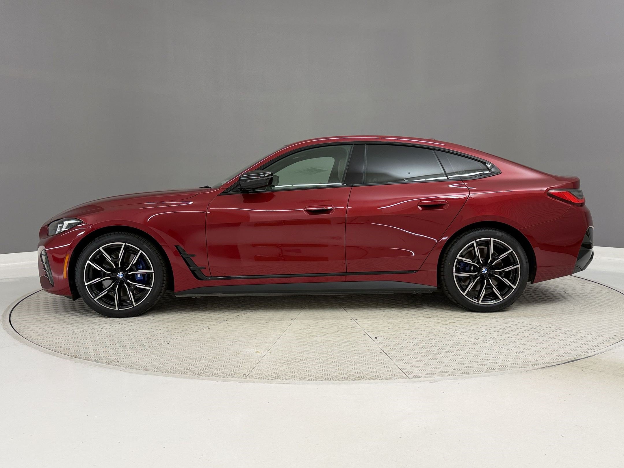 Certified 2025 BMW i4 eDrive40 w/ M Sport Package RWD image 2