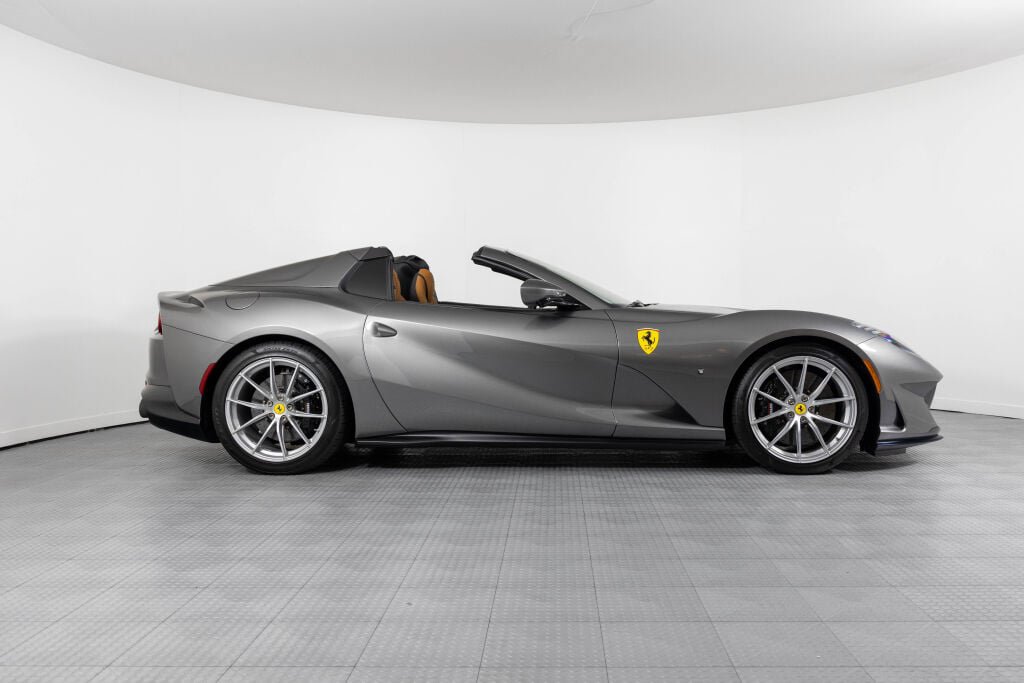 Used 2023 Ferrari 812 GTS RWD image 15
