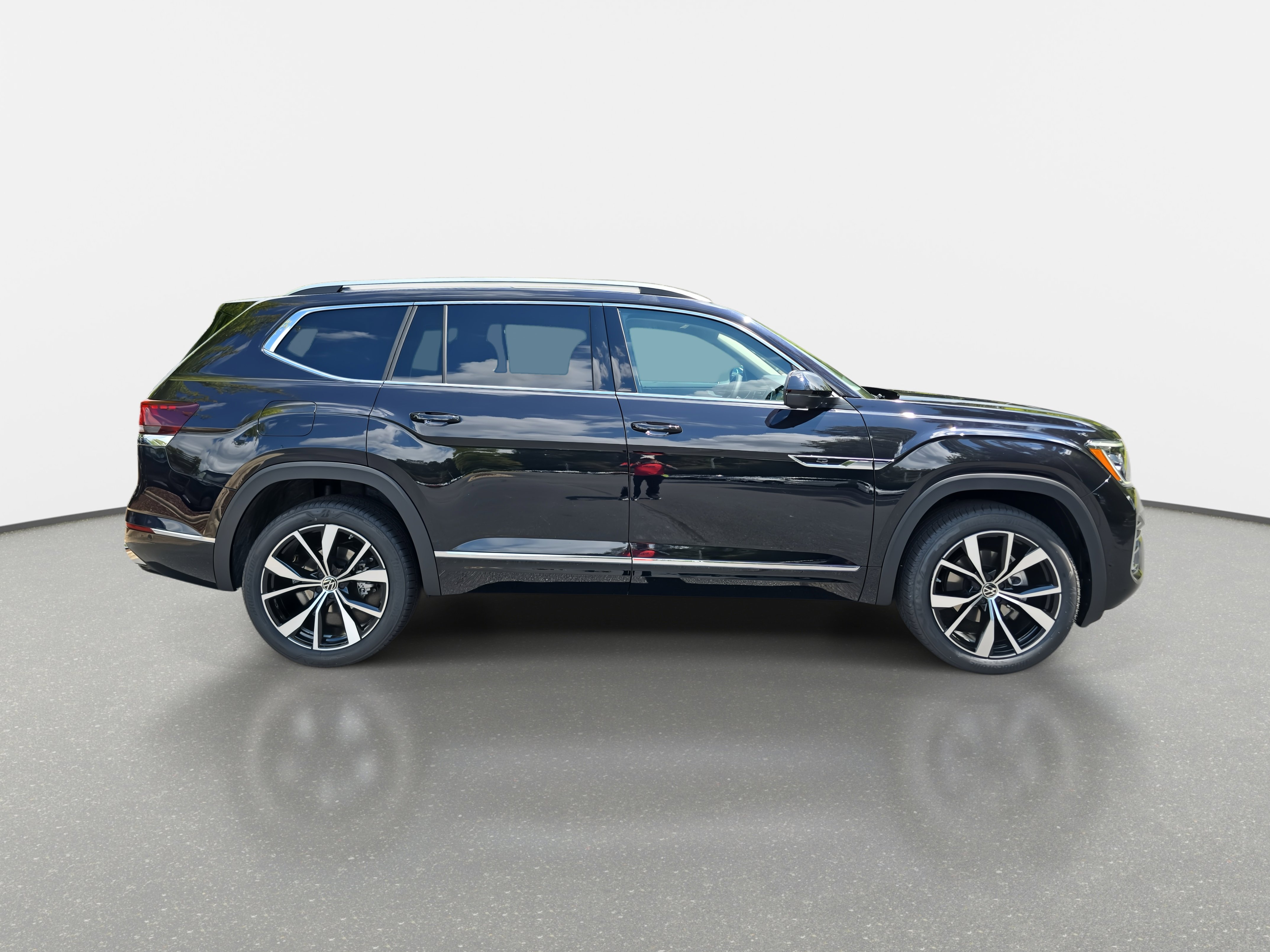 New 2026 Volkswagen Atlas SEL Premium R-Line image 2