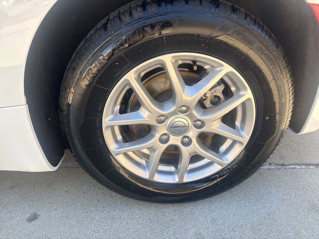 Used 2024 Chrysler Pacifica Touring-L image 9