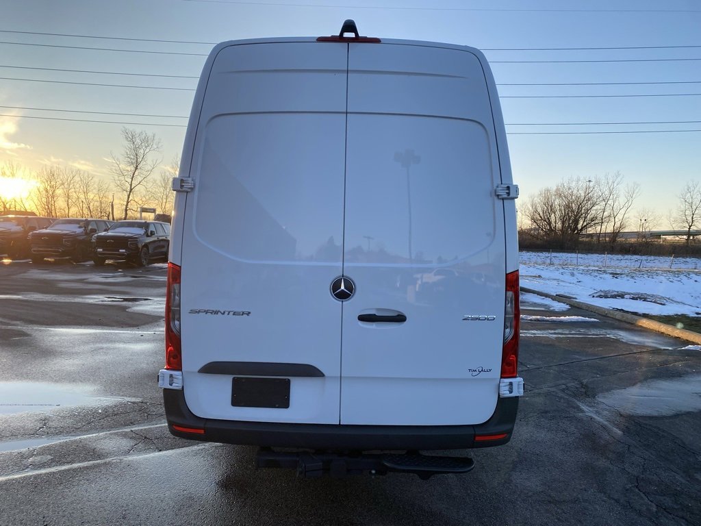Used 2024 Mercedes-Benz Sprinter 2500 image 6