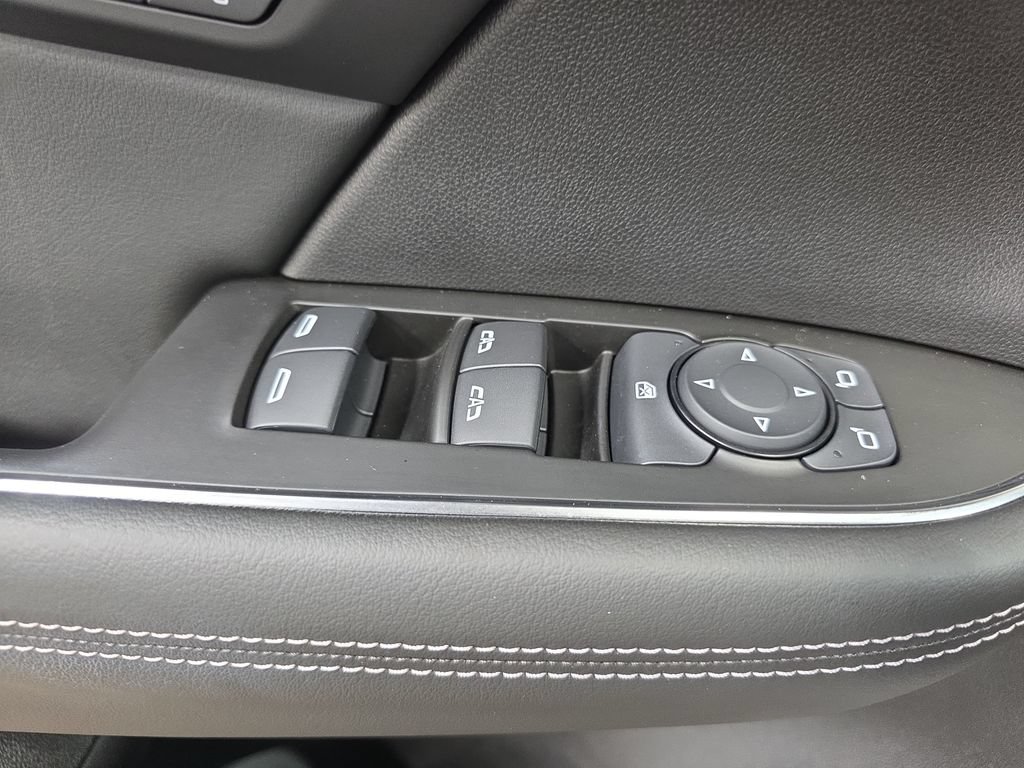 Used 2023 Buick Envision Essence AWD/4WD image 26