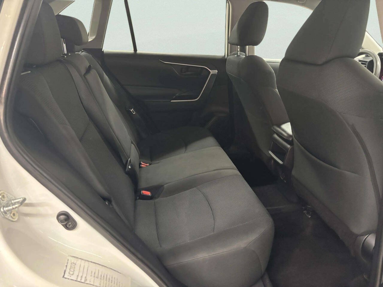 Used 2021 Toyota RAV4 LE FWD image 18