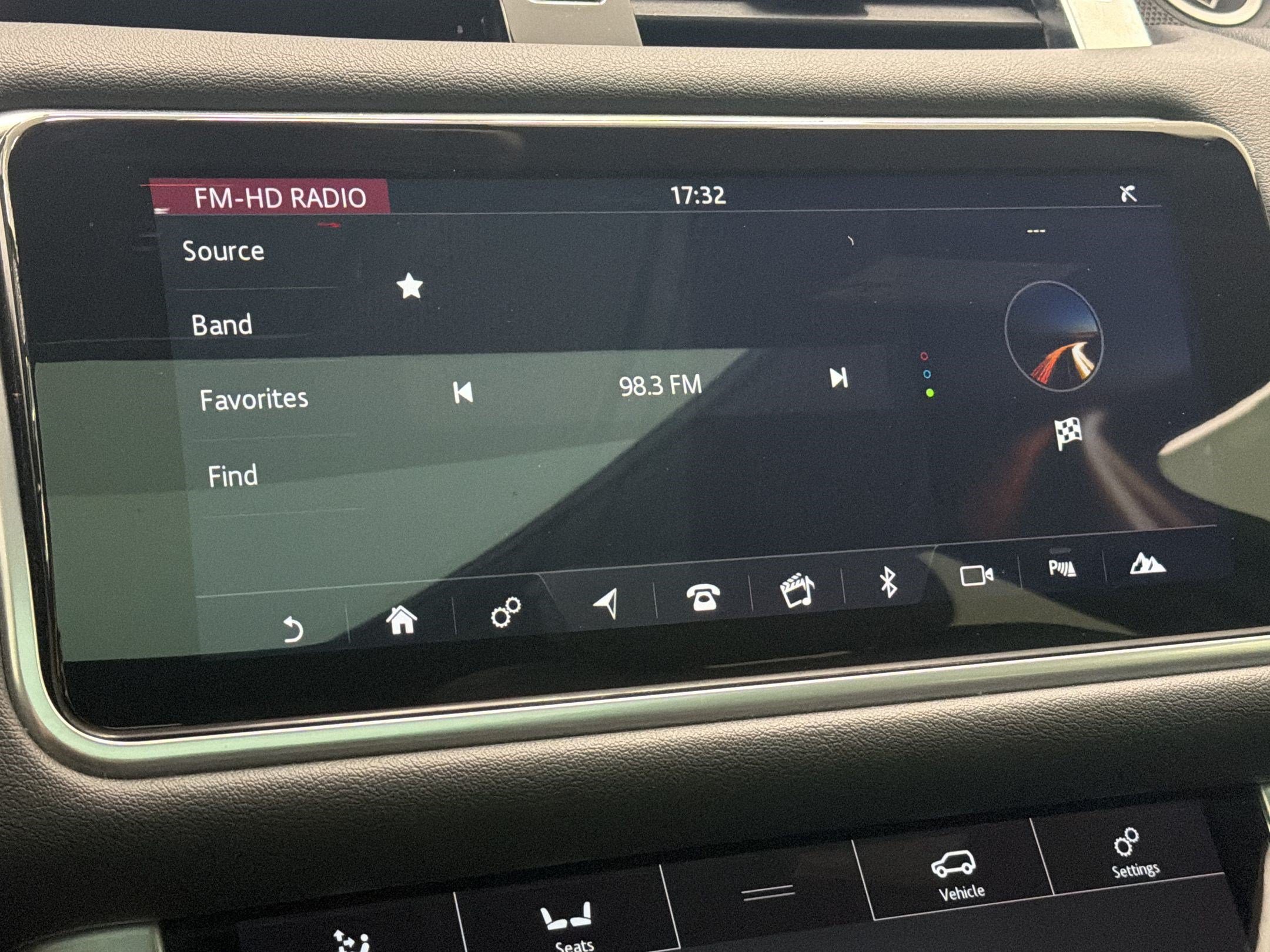 Used 2020 Land Rover Range Rover Sport SE AWD/4WD image 22
