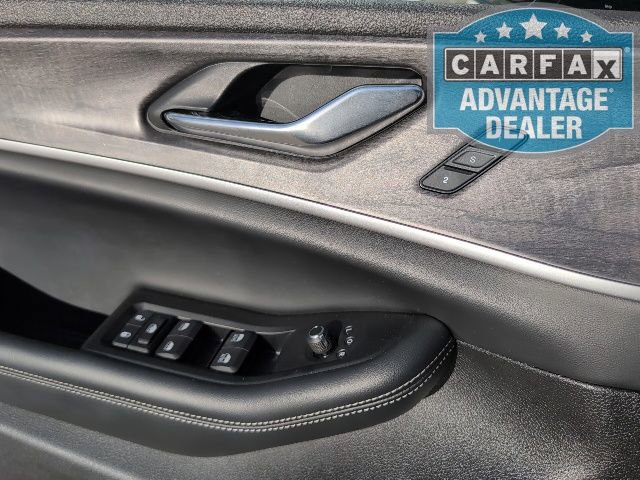 Used 2025 Jeep Grand Cherokee L Limited w/ Black Appearance Package image 18