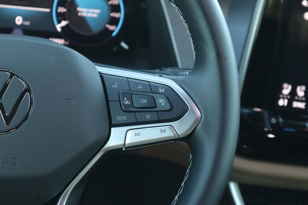 Used 2024 Volkswagen Atlas Cross Sport SE image 12