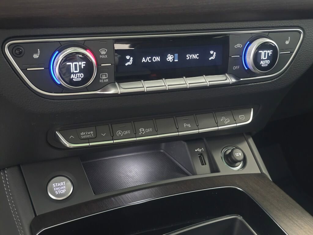 Certified 2025 Audi Q5 2.0T Premium Plus image 16