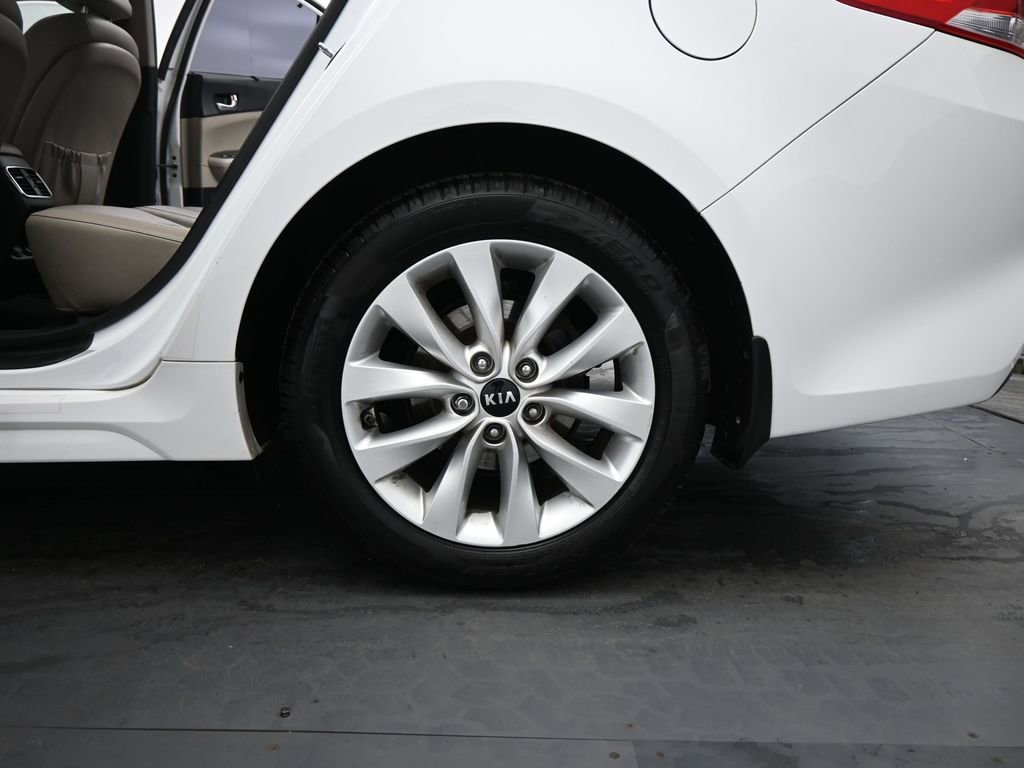 Used 2016 Kia Optima EX w/ Premium Package image 18