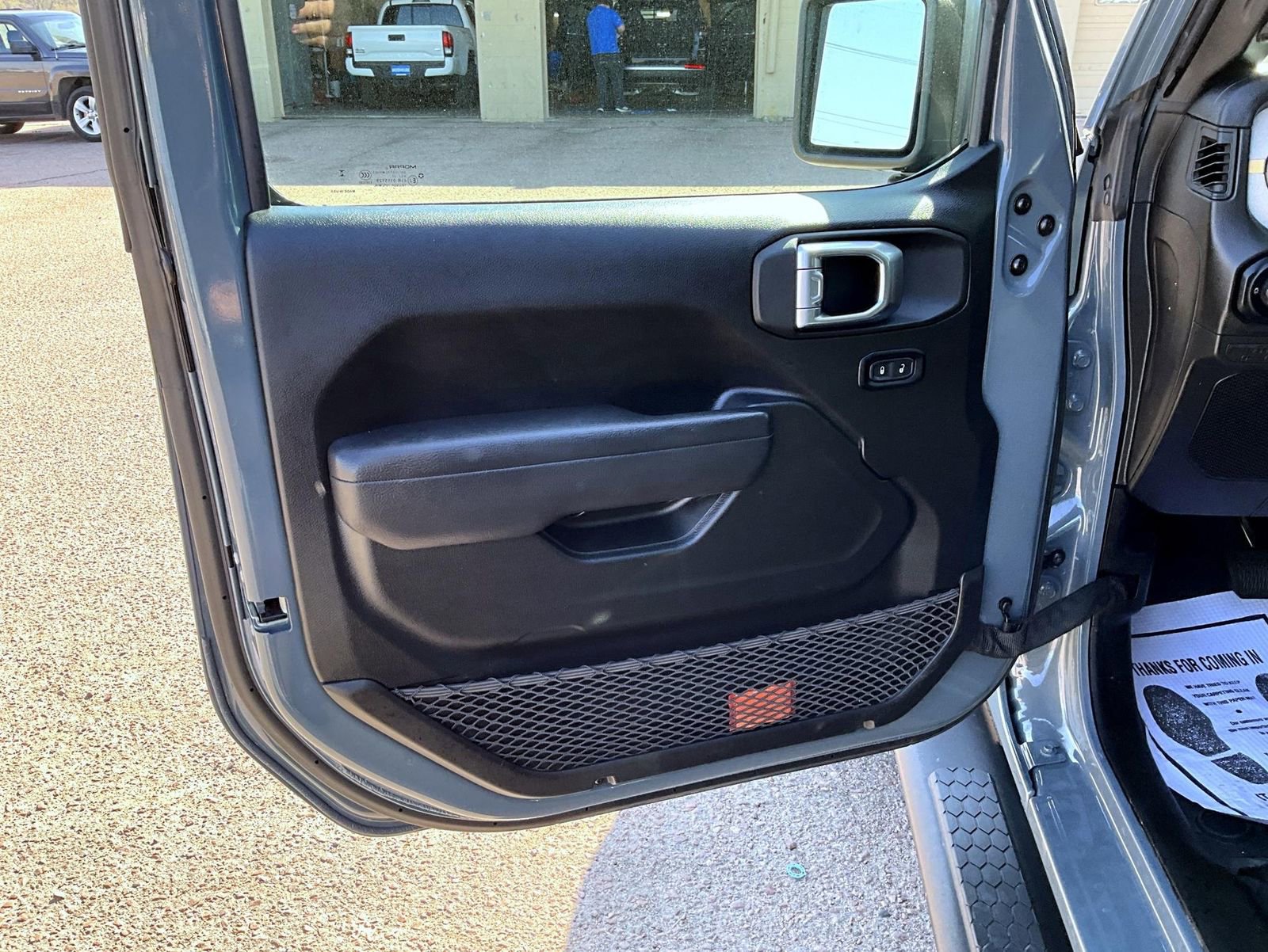 Used 2025 Jeep Wrangler Sport AWD/4WD image 10