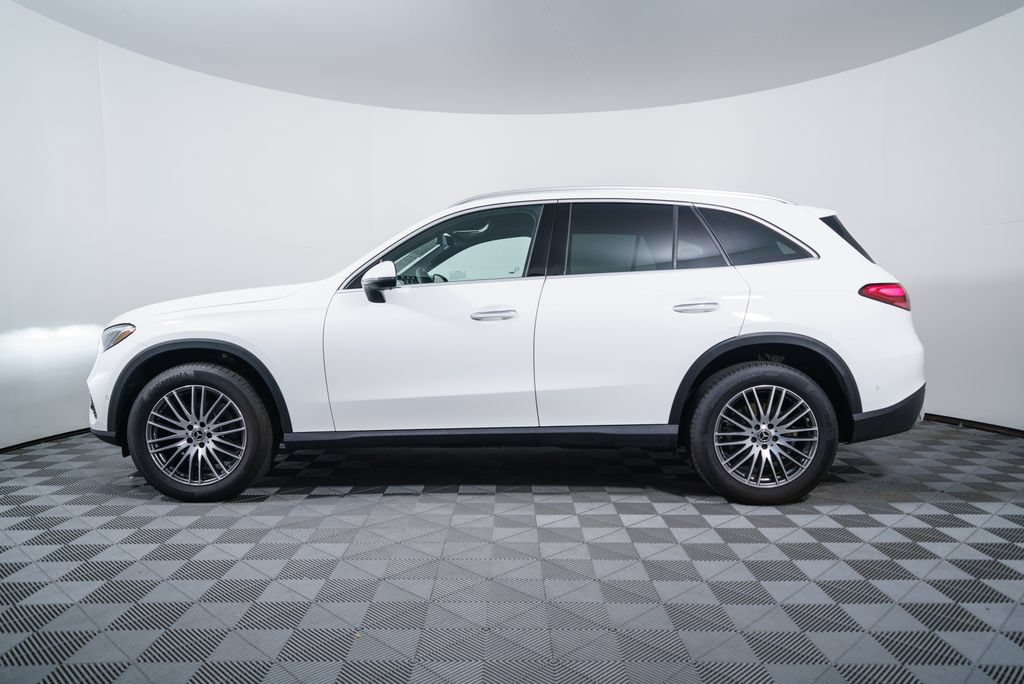 Certified 2025 Mercedes-Benz GLC 300 4MATIC image 2