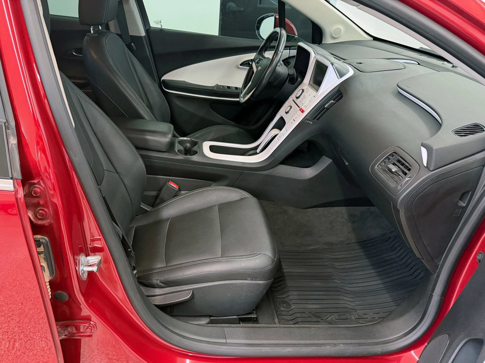 Used 2015 Chevrolet Volt Premium w/ Premium Trim Package FWD image 20