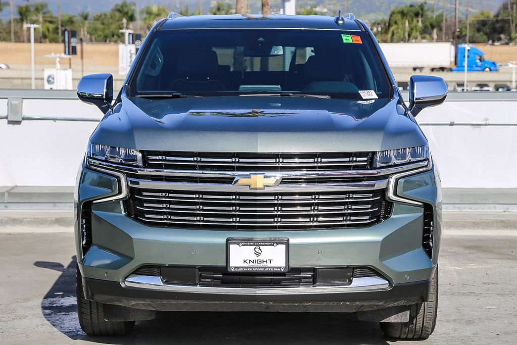 Used 2023 Chevrolet Suburban Premier image 3