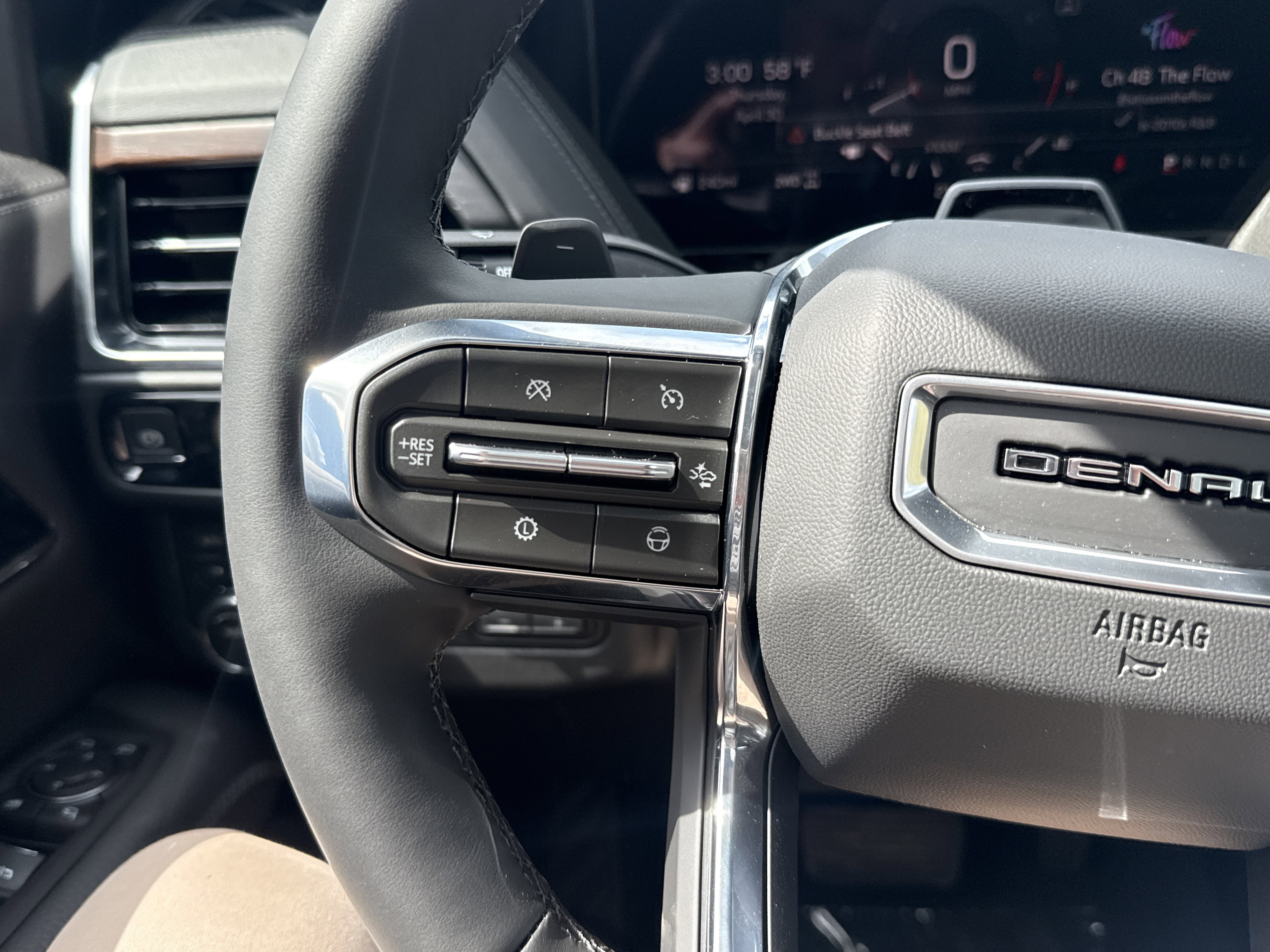 New 2026 GMC Yukon Denali w/ Denali Reserve Package AWD/4WD image 16