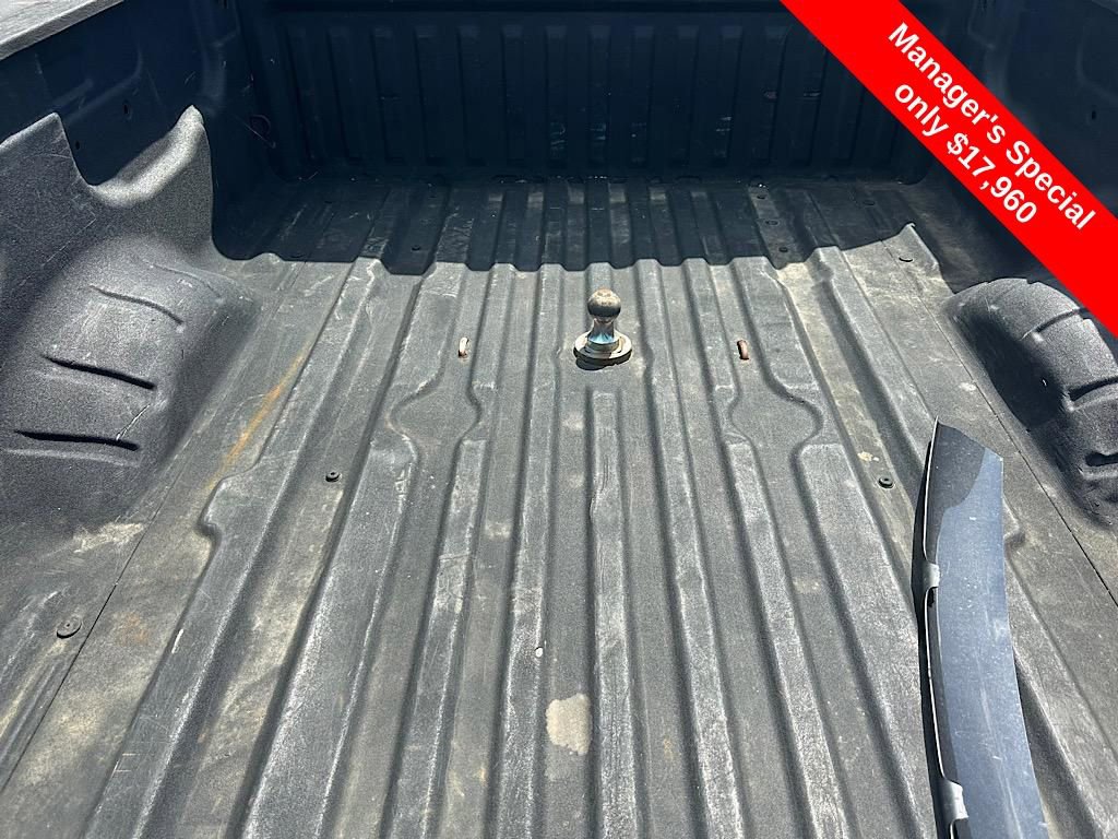 Used 2017 Nissan Titan S image 7