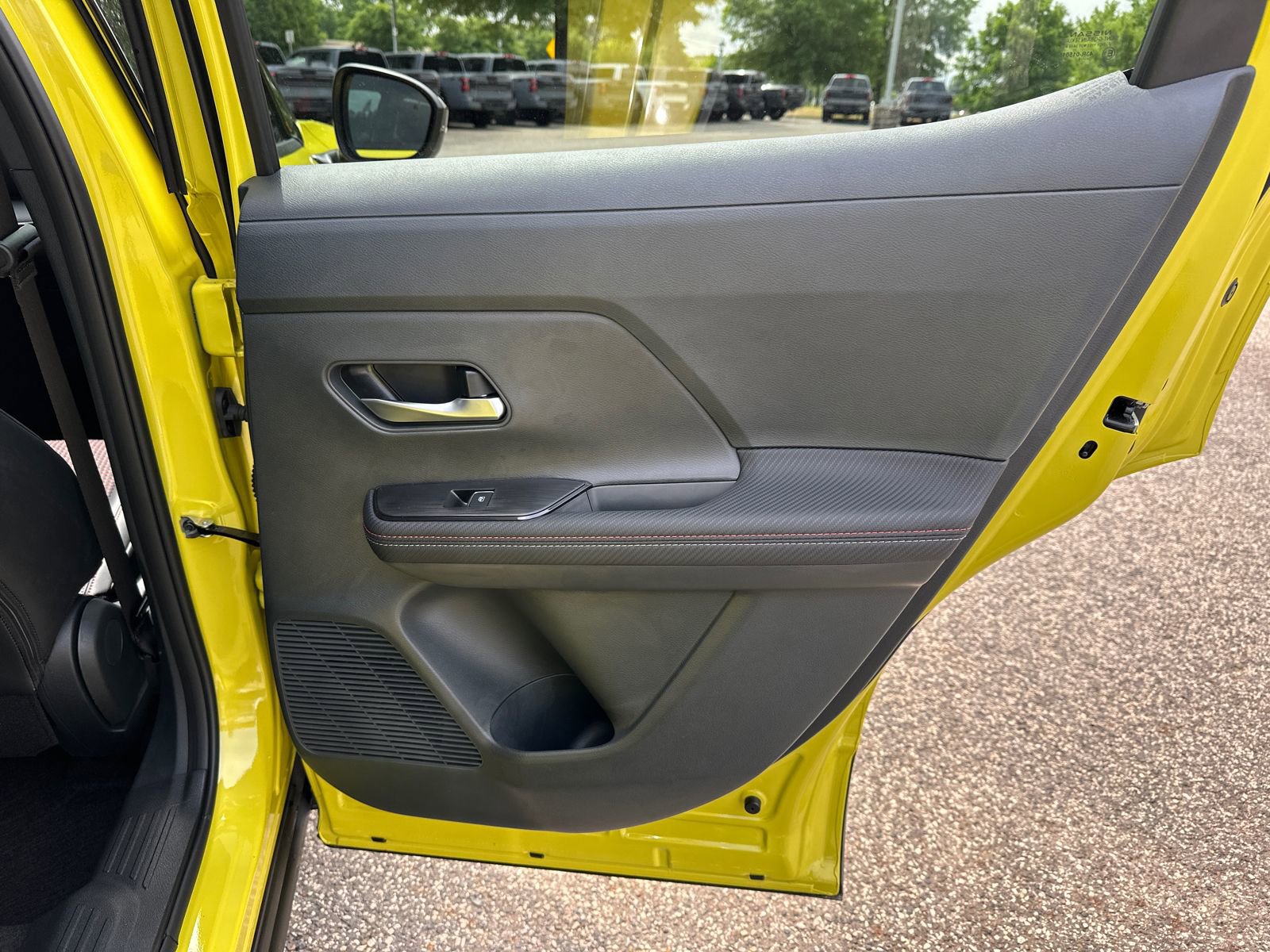 Certified 2025 Nissan Kicks SR FWD image 14